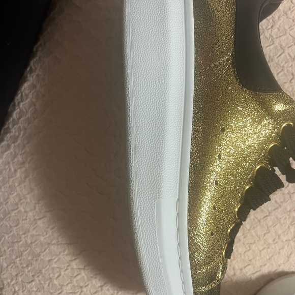 Alexander McQueen oversized trainers - Picture 6 of 11